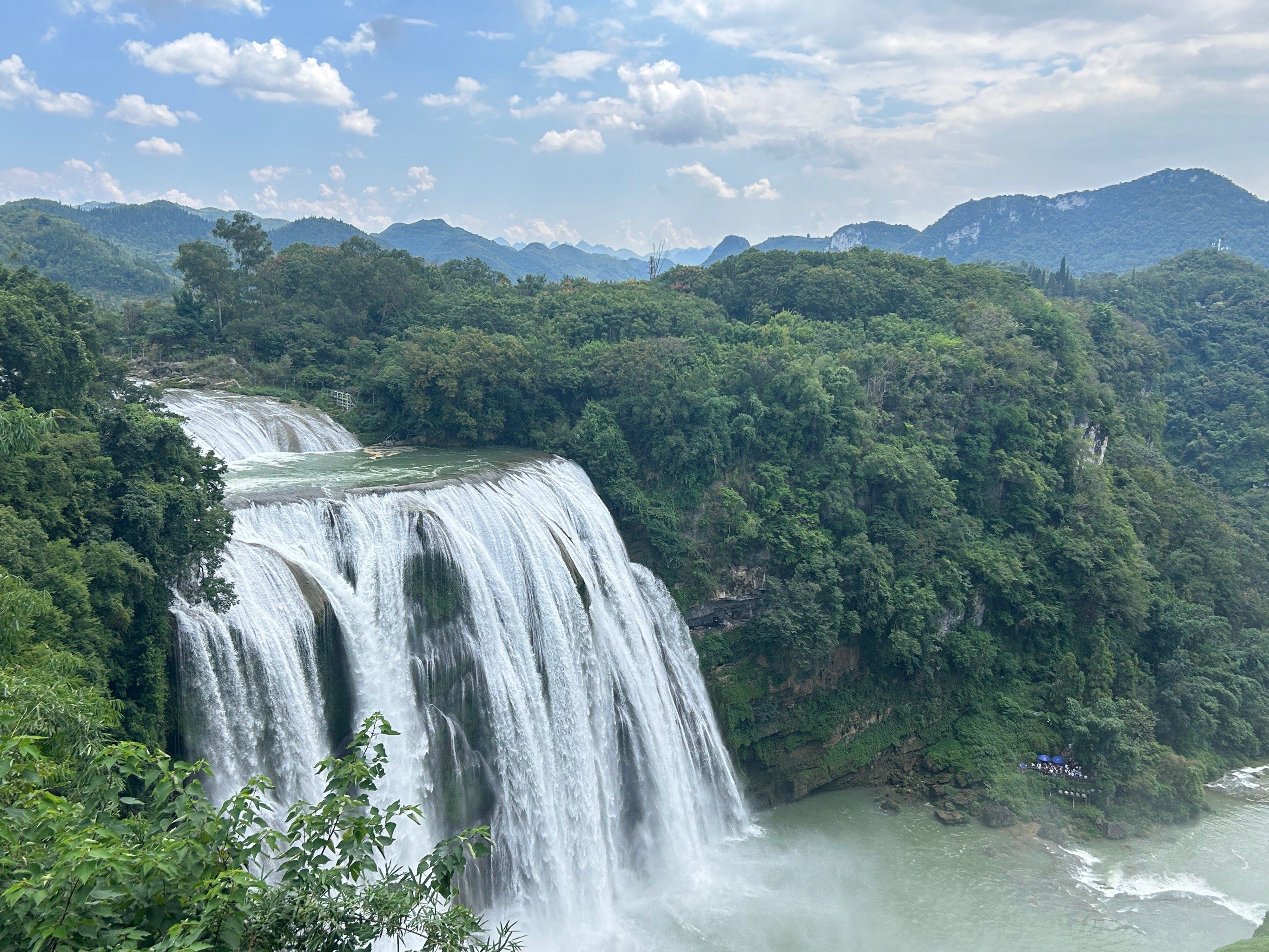 貴州旅遊全攻略｜探索黃果樹瀑布、黔靈山與西江千戶苗寨的夢幻之旅